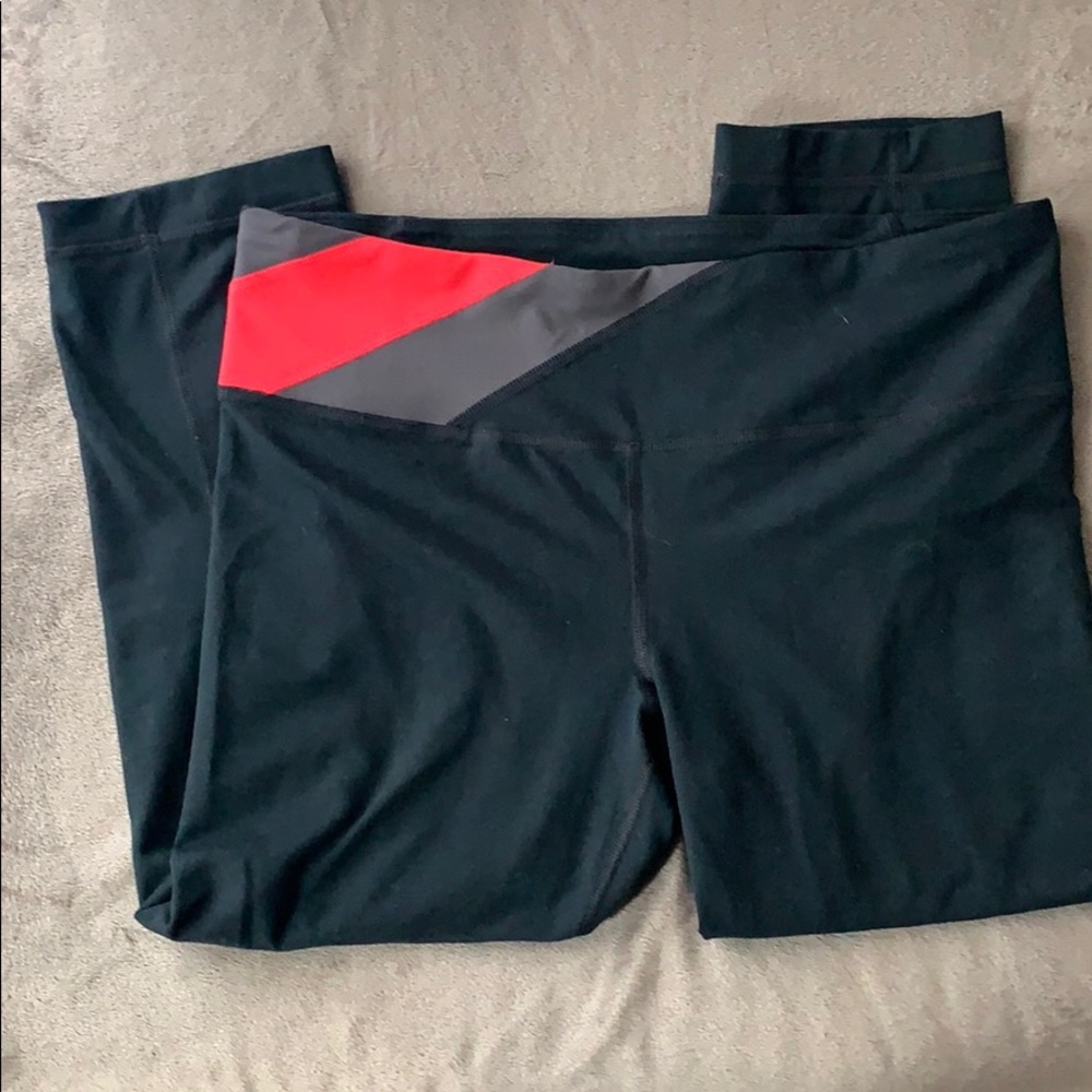 Underarmour Capri black workout pants medium